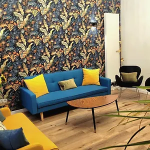 Pensión Brand New Camelia With Private Bathroom, Bruselas
