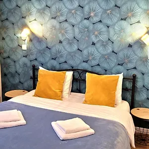 Pensión Brand New Iris With Private Bathroom And Balcony, Bruselas