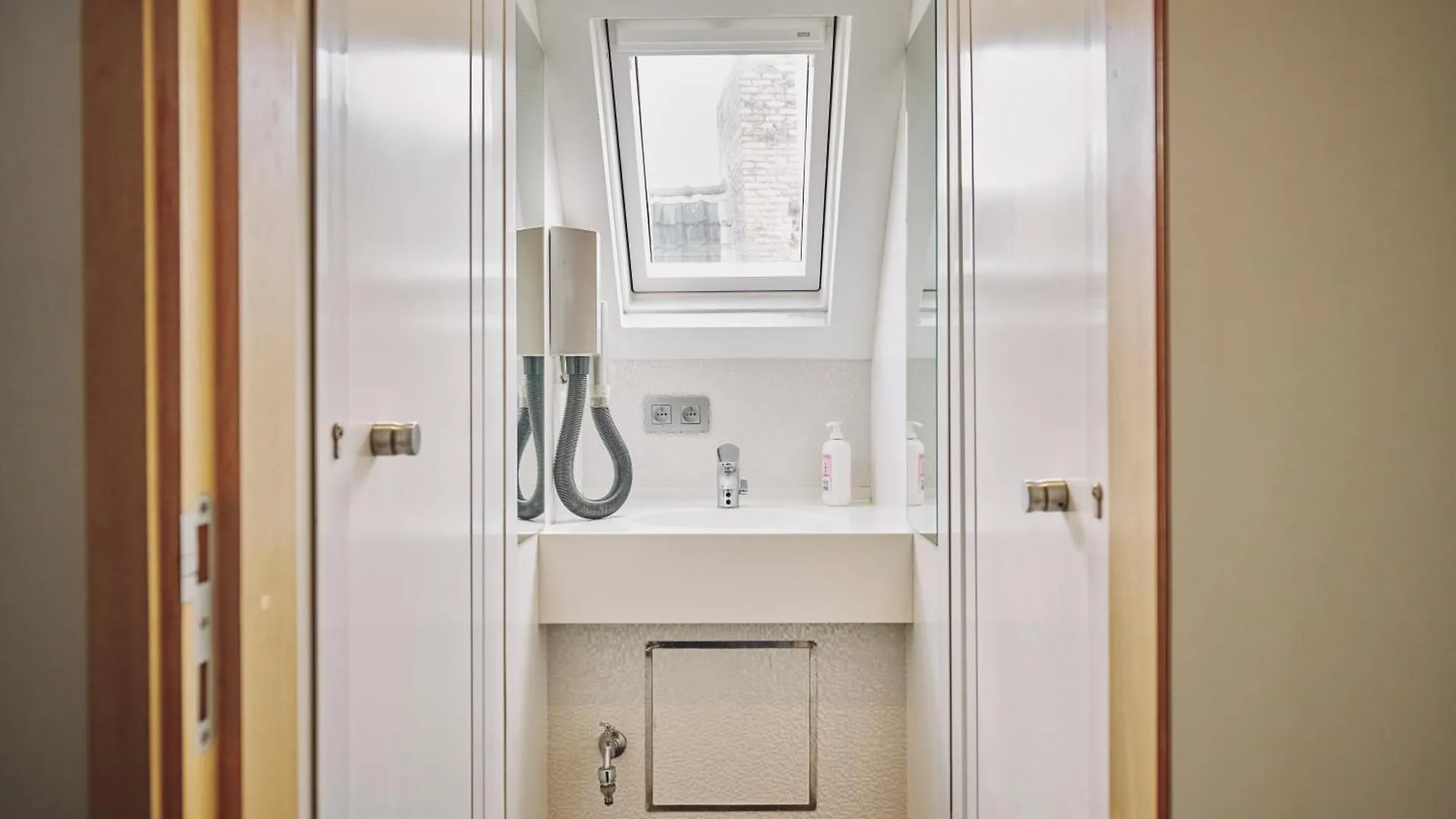 The Classic By 2Go4 Grand Place Brussels 0*,